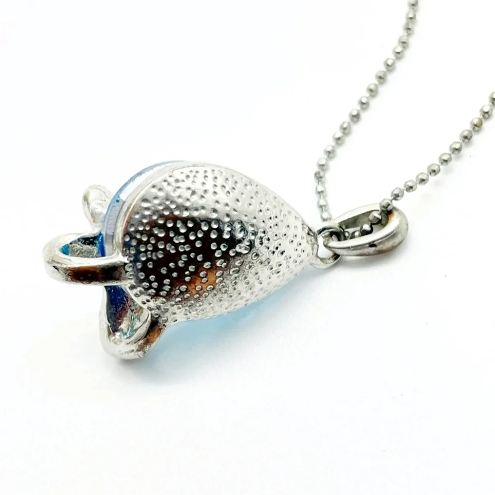 Necklace with Teardrop shaped Pendant